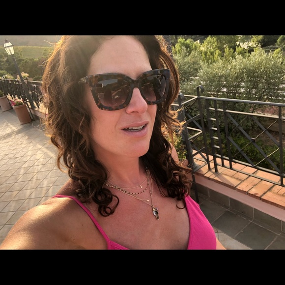 Meet your Posher, Alexandra - Picture 1 of 1